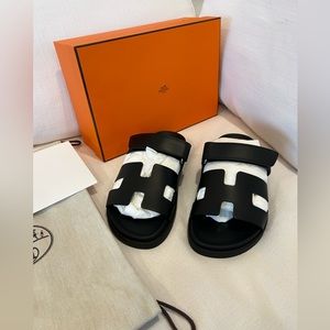 Hermes Chypre Sandals Womens Black Leather Size 41.5 new with receipt